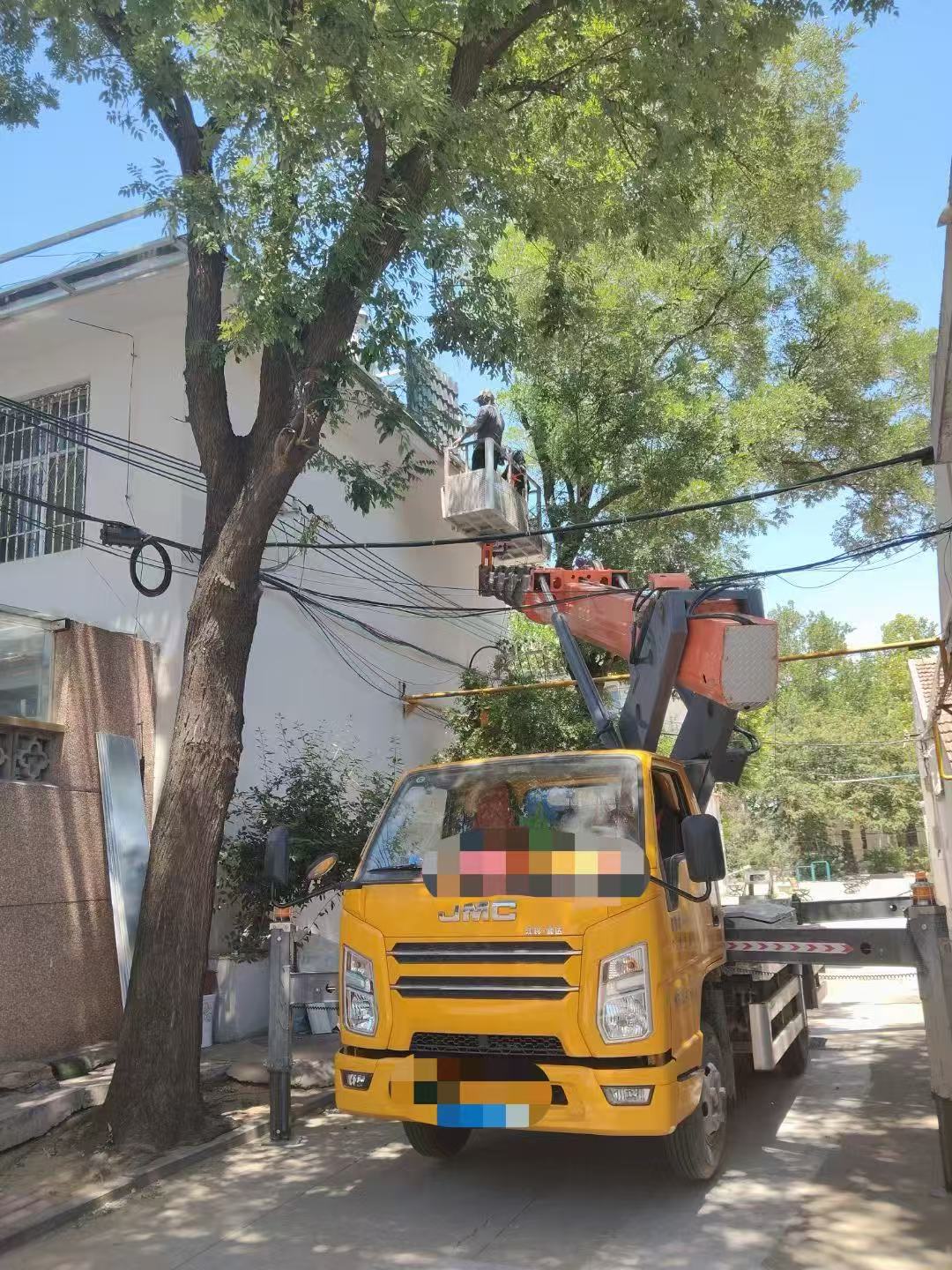 新郑市高空作业车能吊装重物吗？最大承载多少公斤？